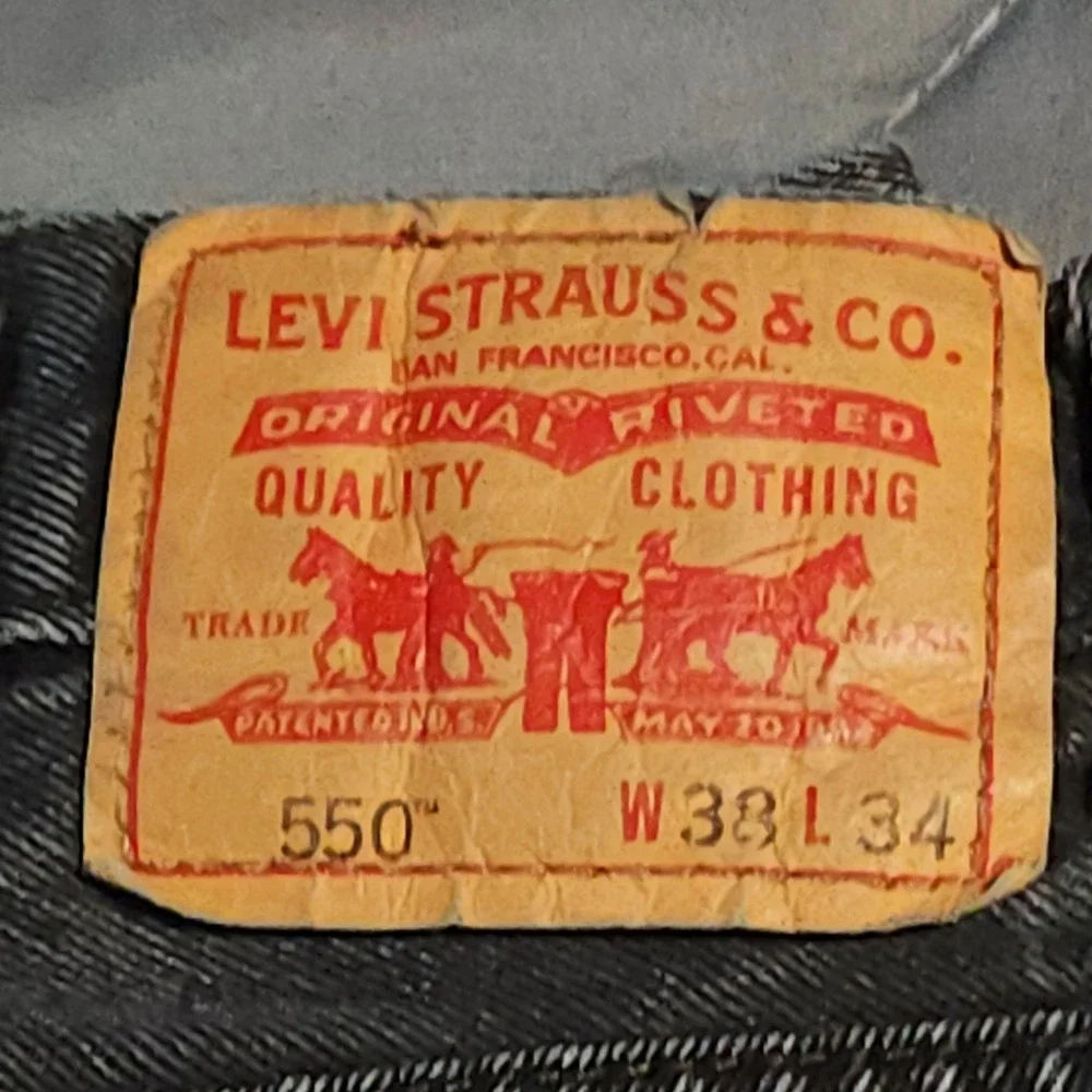 Levi's 550 Men's Jeans 38x34 Actual 37x32.5 Relaxed Fit Black 100% Cotton